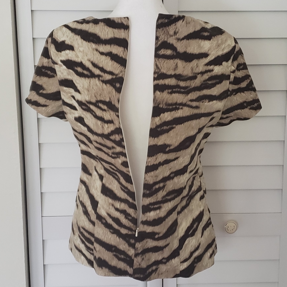 Michael Kors Women's Brown Tan Tiger Print Bluse Short Sleeves Size M - Picture 4 of 13